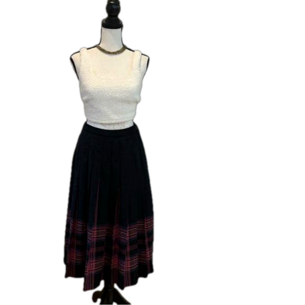 Pendleton color pleated skirt- classic luxury, office siren - Picture 5 of 9